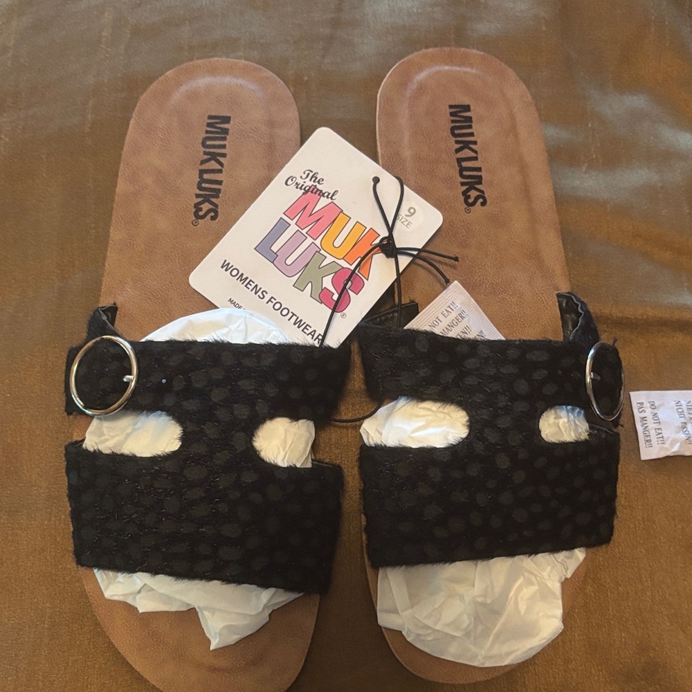 Muk Luks Black and Tan Women's Footwear